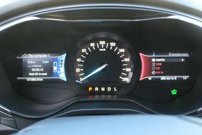ford-mondeo-elektrisitetbensin-2016-big-17