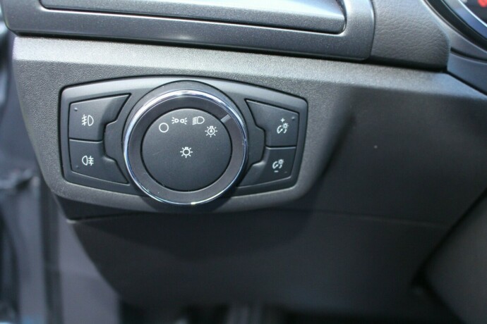 ford-mondeo-elektrisitetbensin-2016-big-15