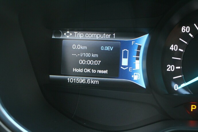 ford-mondeo-elektrisitetbensin-2016-big-16