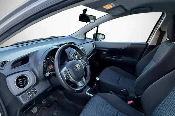 toyota-yaris-bensin-2012-big-14