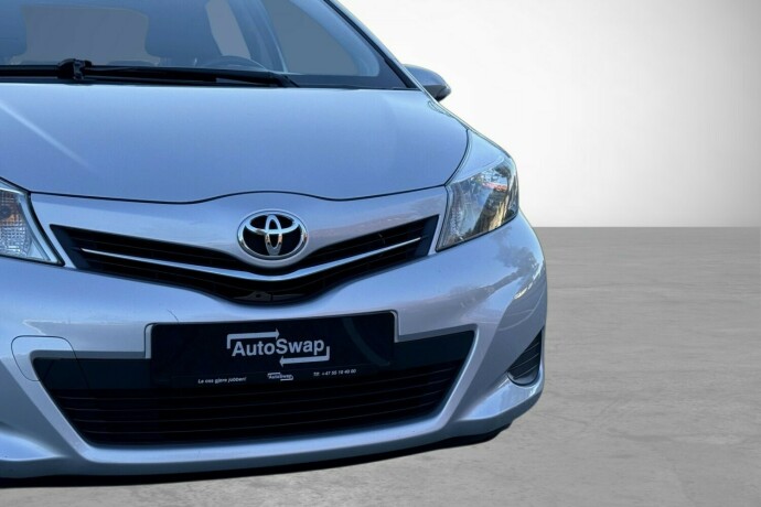 toyota-yaris-bensin-2012-big-3