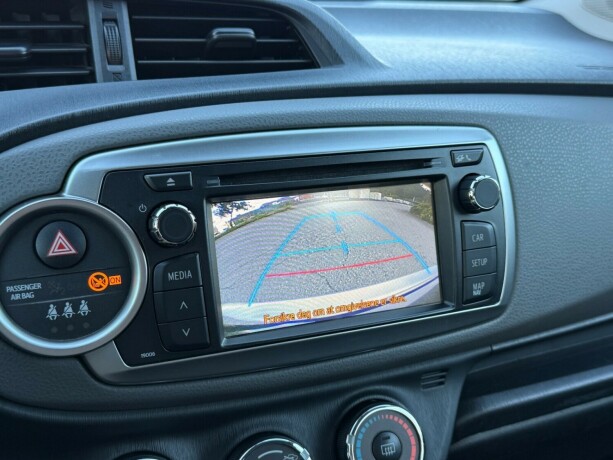 toyota-yaris-bensin-2012-big-20