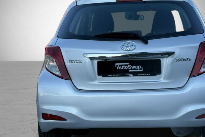 toyota-yaris-bensin-2012-big-10