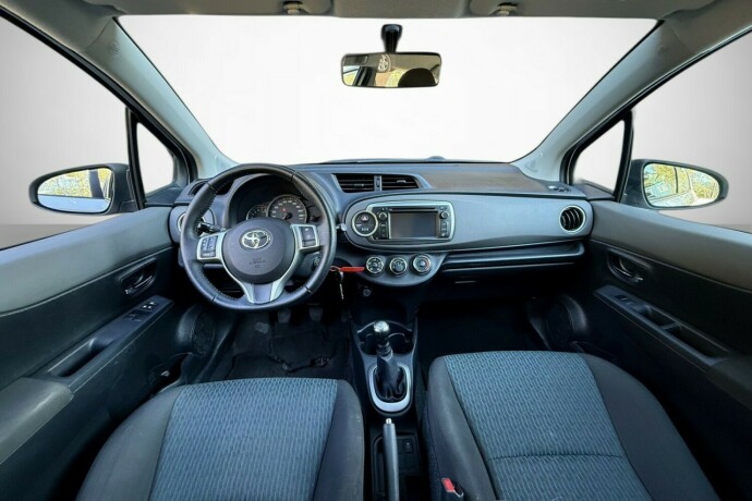 toyota-yaris-bensin-2012-big-23