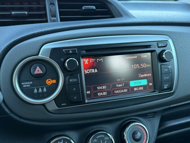 toyota-yaris-bensin-2012-big-18