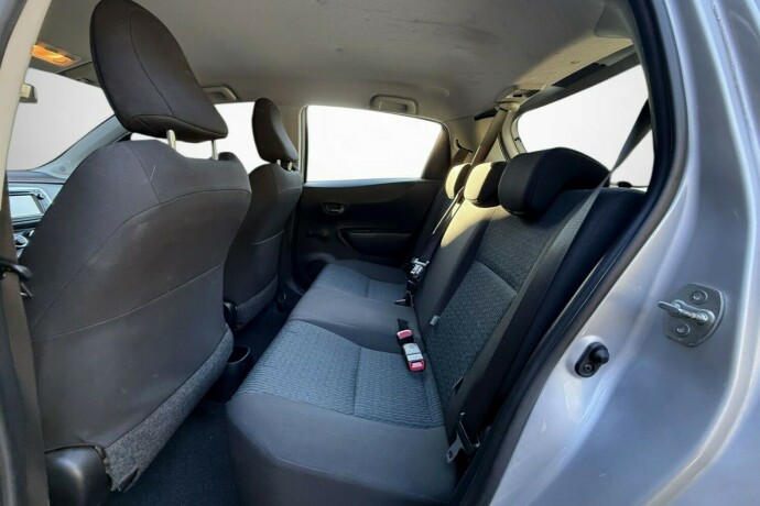 toyota-yaris-bensin-2012-big-22
