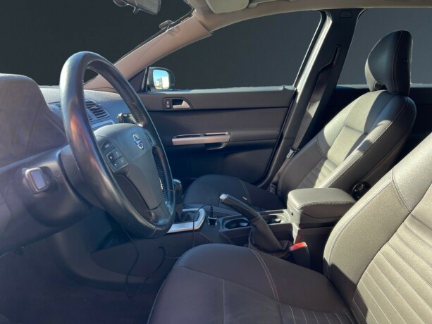 volvo-v50-diesel-2007-big-8
