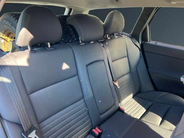 volvo-v50-diesel-2007-big-12