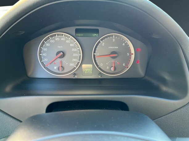 volvo-v50-diesel-2007-big-14