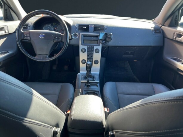 volvo-v50-diesel-2007-big-13