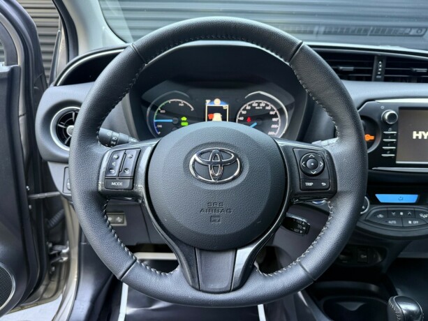 toyota-yaris-elektrisitetbensin-2019-big-13