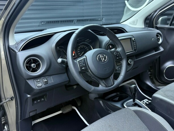 toyota-yaris-elektrisitetbensin-2019-big-10