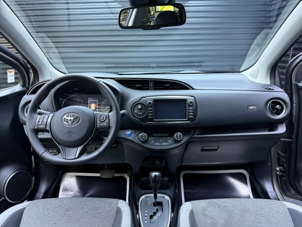 toyota-yaris-elektrisitetbensin-2019-big-9