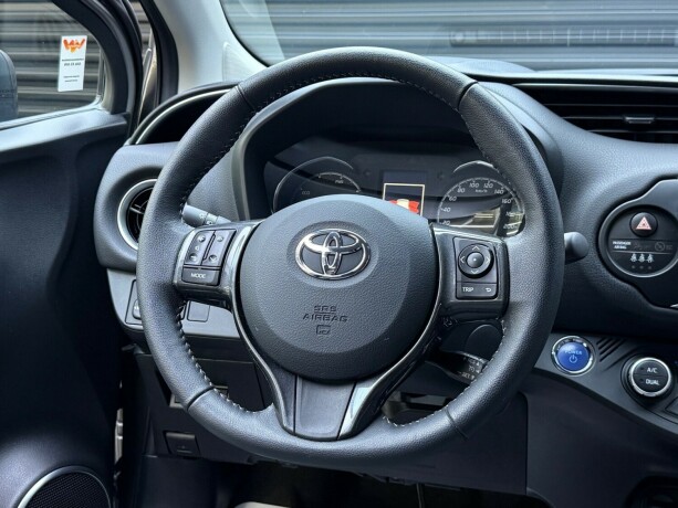 toyota-yaris-elektrisitetbensin-2019-big-12