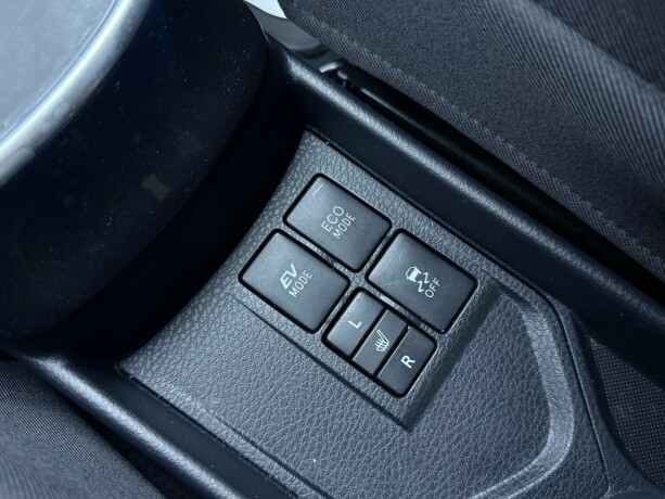 toyota-yaris-elektrisitetbensin-2019-big-28