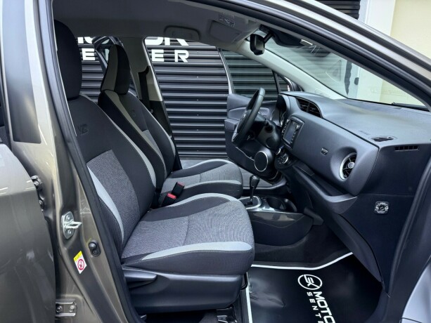 toyota-yaris-elektrisitetbensin-2019-big-30