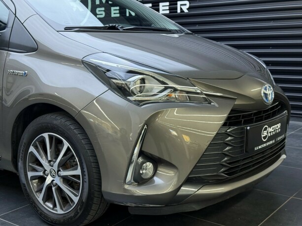 toyota-yaris-elektrisitetbensin-2019-big-2