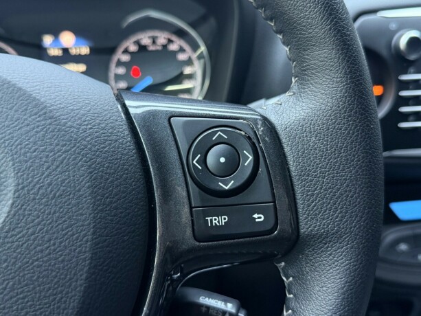 toyota-yaris-elektrisitetbensin-2019-big-15