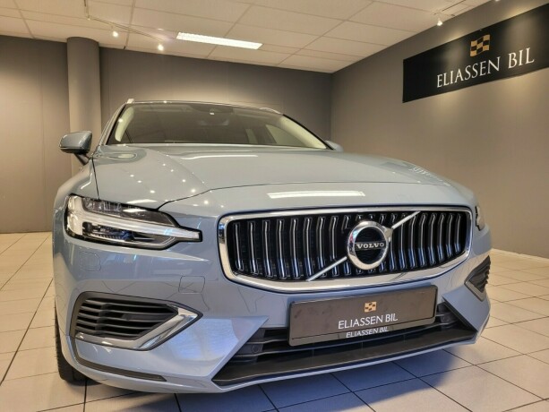 volvo-v60-elektrisitetbensin-2022-big-9