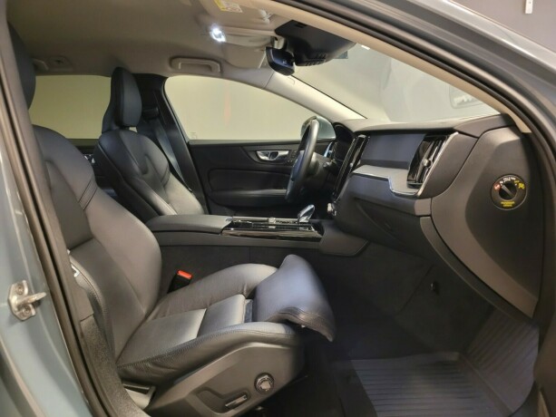 volvo-v60-elektrisitetbensin-2022-big-12