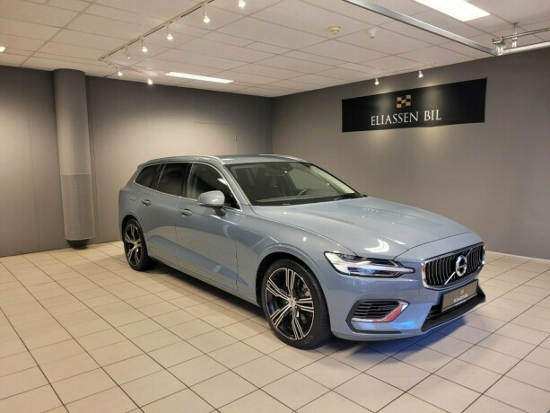 volvo-v60-elektrisitetbensin-2022-big-11