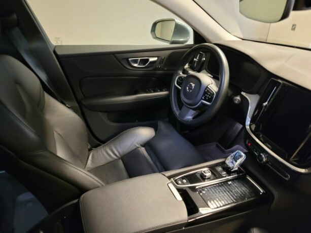 volvo-v60-elektrisitetbensin-2022-big-15