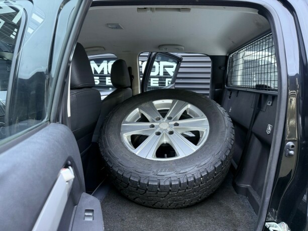 isuzu-d-max-diesel-2016-big-30