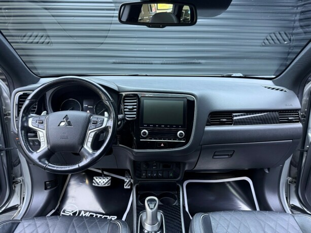 mitsubishi-outlander-elektrisitetbensin-2019-big-9
