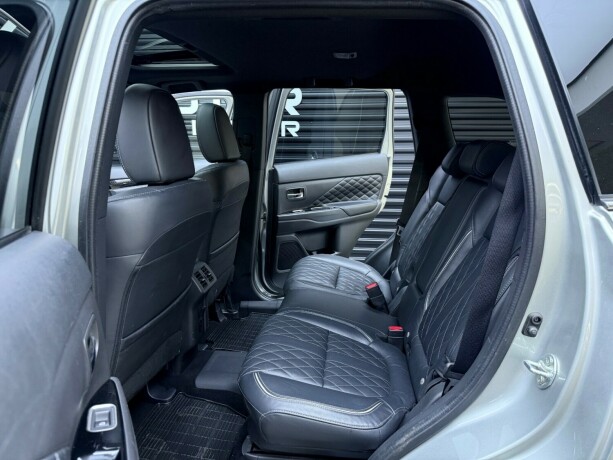 mitsubishi-outlander-elektrisitetbensin-2019-big-33