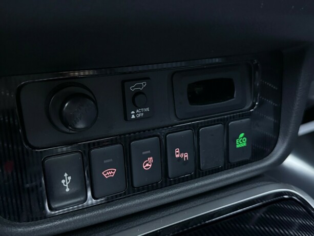 mitsubishi-outlander-elektrisitetbensin-2019-big-25