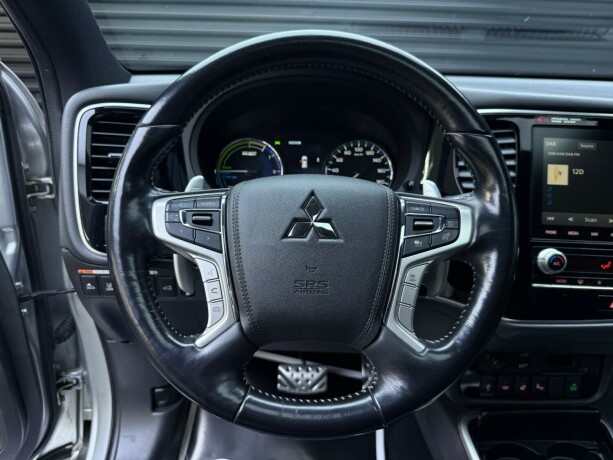 mitsubishi-outlander-elektrisitetbensin-2019-big-13