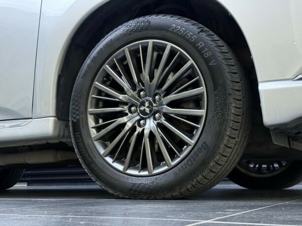 mitsubishi-outlander-elektrisitetbensin-2019-big-7