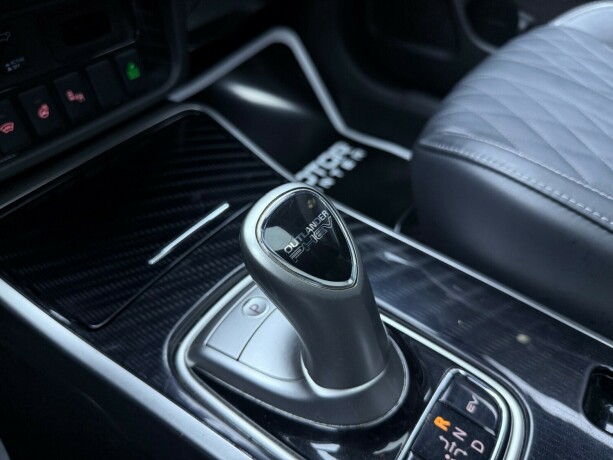 mitsubishi-outlander-elektrisitetbensin-2019-big-26