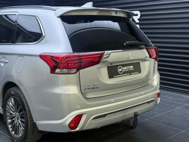 mitsubishi-outlander-elektrisitetbensin-2019-big-5