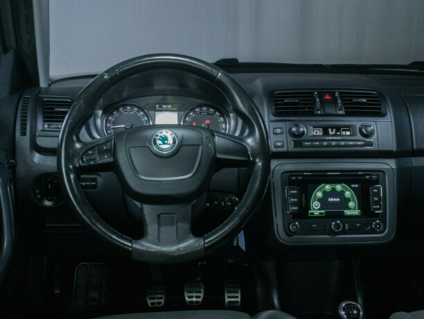 skoda-fabia-diesel-2012-big-29