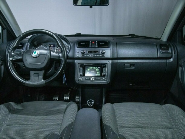 skoda-fabia-diesel-2012-big-25