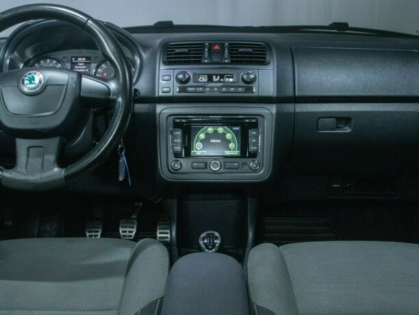 skoda-fabia-diesel-2012-big-24