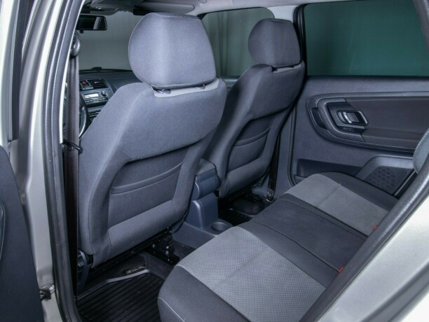 skoda-fabia-diesel-2012-big-34