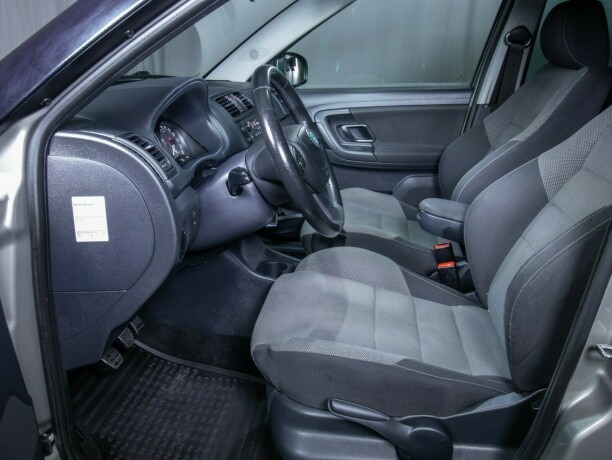 skoda-fabia-diesel-2012-big-39