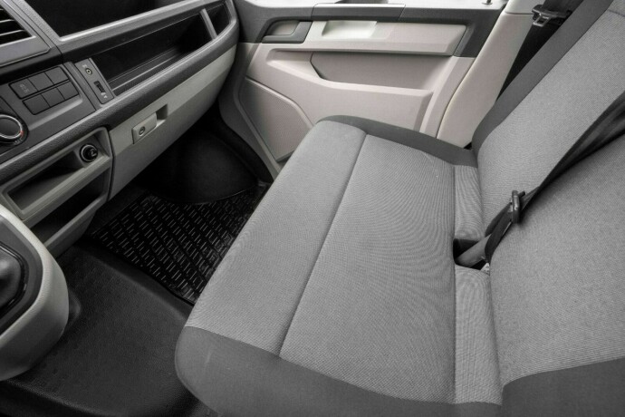 volkswagen-transporter-diesel-2018-big-11