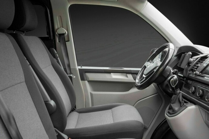 volkswagen-transporter-diesel-2018-big-18