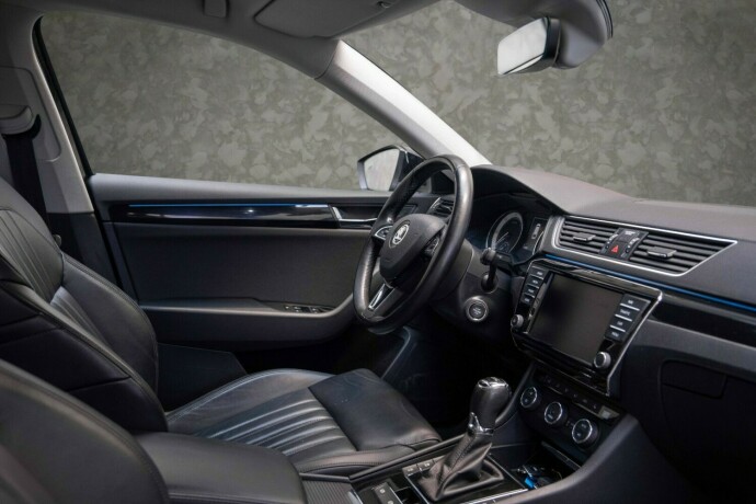 skoda-superb-diesel-2017-big-35