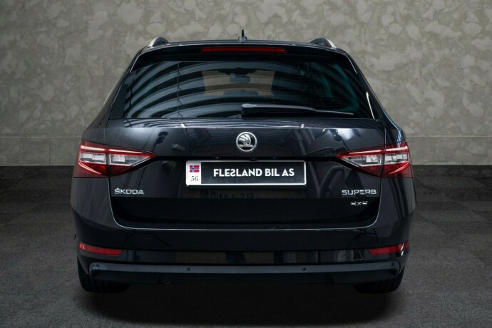 skoda-superb-diesel-2017-big-10