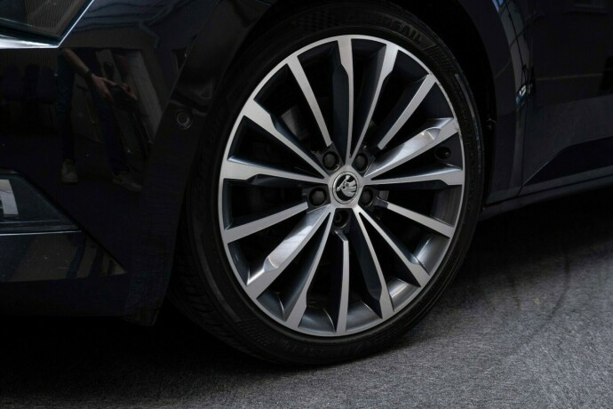 skoda-superb-diesel-2017-big-3