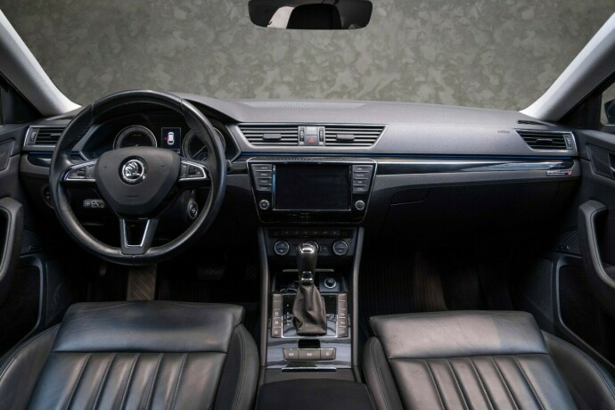 skoda-superb-diesel-2017-big-33