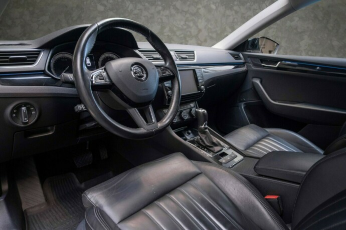 skoda-superb-diesel-2017-big-29