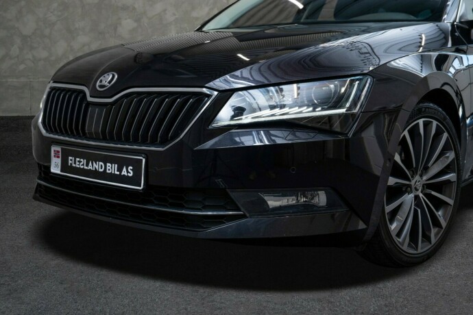 skoda-superb-diesel-2017-big-2