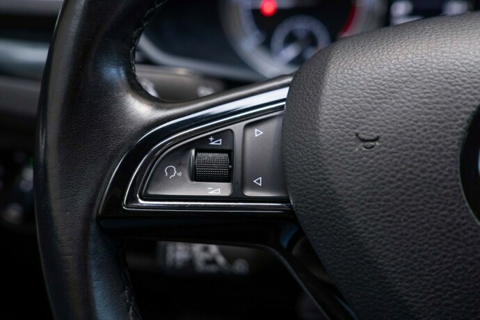 skoda-superb-diesel-2017-big-15