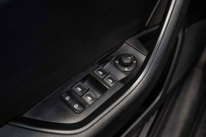 skoda-superb-diesel-2019-big-24