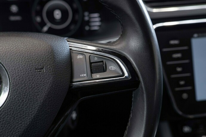 skoda-superb-diesel-2019-big-16